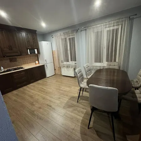 U Zubrytskyh Отель