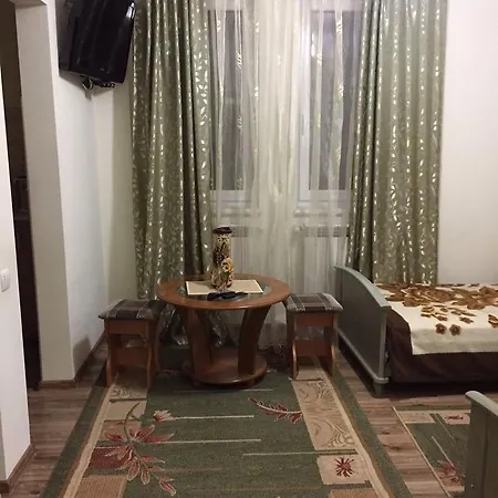 U Zubrytskyh Отель *