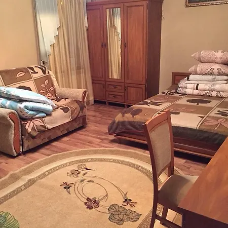 U Zubrytskyh Отель *