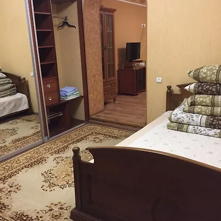 U Zubrytskyh Отель *